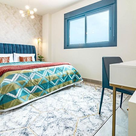Inf25E- Tastefully Furnished Flat, Estepona Center Exteriör bild